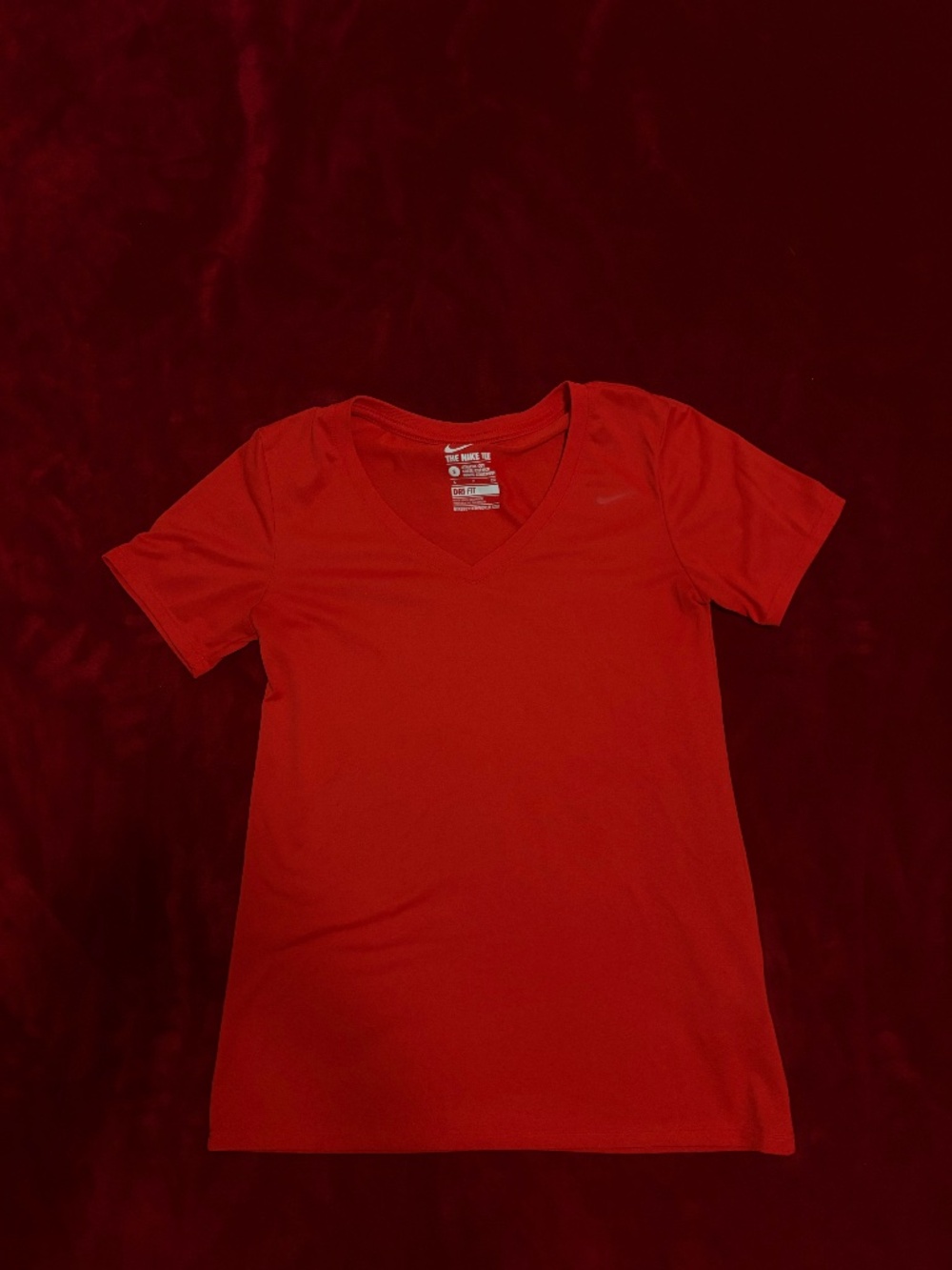 Nike Dri-FIT Red Short Sleeve V-Neck Athletic Tee Shirt Women’s Small